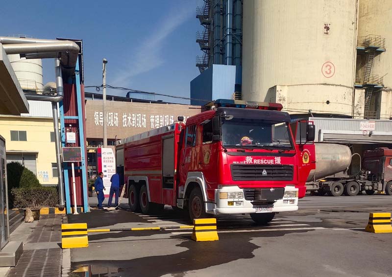 企业担当显温情 政企联动护平安